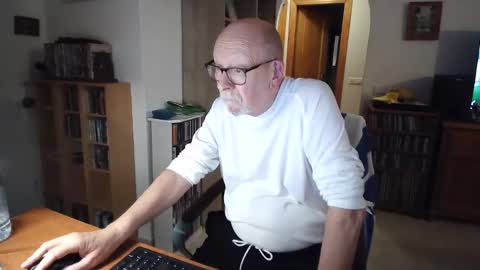  Papi  online show from 03/28/26, 06:29