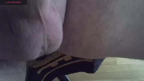 Snapshot of 81_harterschwanz chatting on 11/15/25, 10:12 Maximilian Max online show from 11/15/25, 10:12