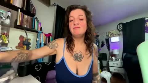 That girl online show from 12/16/25, 03:39