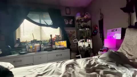 That girl online show from 01/13/26, 06:57