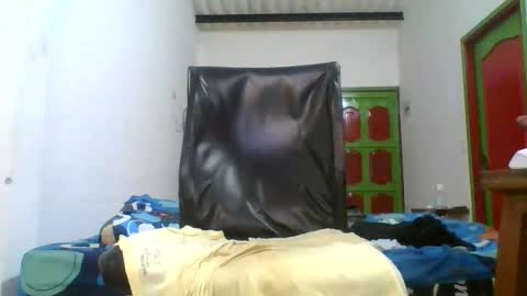Snapshot of 8inchesedge chatting on 03/07/26, 07:16 8inchesedge online show from 03/07/26, 07:16