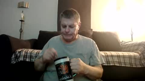 Snapshot of 989guy chatting on 07/12/26, 11:51 989guy online show from 07/12/26, 11:51