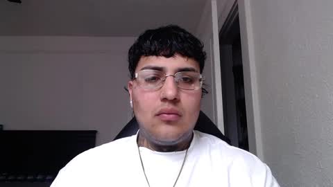 Butterfly boy online show from 03/26/26, 06:57