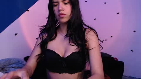 Snapshot of 9sophie_rosse chatting on 02/21/26, 07:04 sofi 3 online show from 02/21/26, 07:04