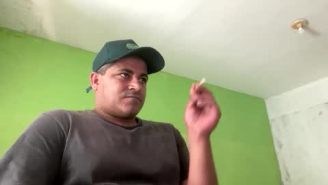 9vinhocamshow online show from 12/18/25, 11:05