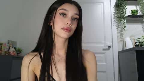 Snapshot of 9west chatting on 05/06/26, 01:16 KARINA online show from 05/06/26, 01:16