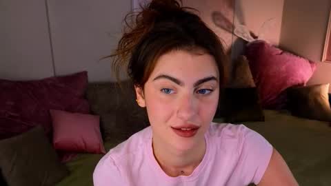 Willow online show from 10/19/25, 09:15