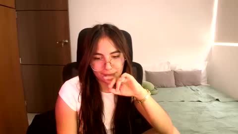 Snapshot of _abbyyyy_ chatting on 06/09/26, 04:18 abby 3 online show from 06/09/26, 04:18