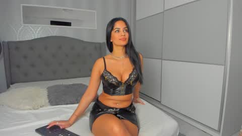 Adelle online show from 12/04/24, 01:42