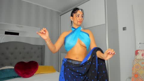 Adelle online show from 01/25/25, 01:19