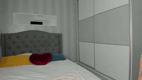 Adelle online show from 09/25/25, 12:09