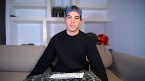 _aesthetic online show from 11/12/25, 07:24