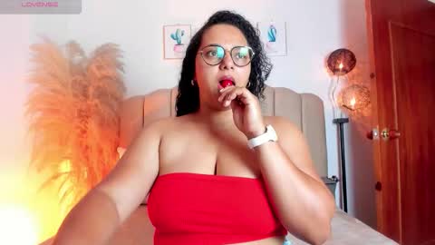 _aithanaa_ online show from 09/13/25, 07:02