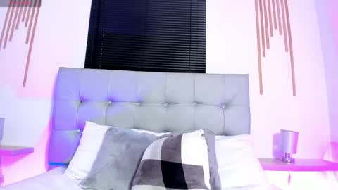 _aithanaa_ online show from 04/19/26, 06:10