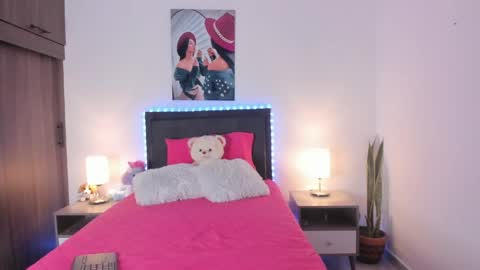 _alana_grey_ online show from 04/16/26, 04:30