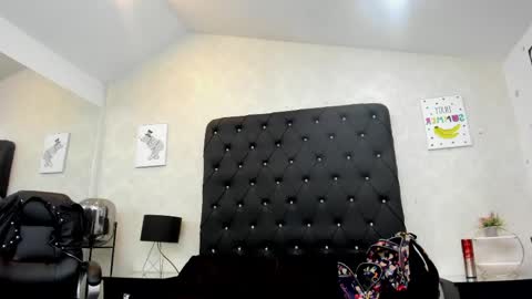 Snapshot of _alana_johnson chatting on 05/16/26, 01:35 _alana_johnson online show from 05/16/26, 01:35