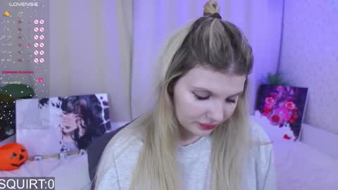 Snapshot of _aleksa chatting on 10/04/25, 05:00 Alexa online show from 10/04/25, 05:00