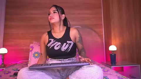 Snapshot of _alexaa_20 chatting on 02/19/26, 12:01 Alexa online show from 02/19/26, 12:01