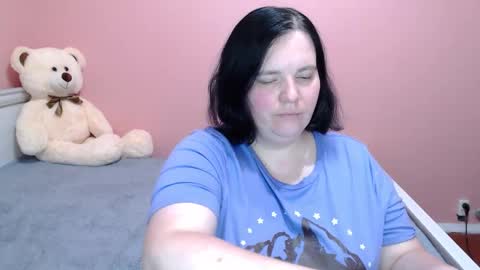 _alexandra_ray_ online show from 10/17/25, 11:46