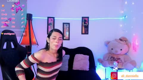 Snapshot of _ali_danniella_ chatting on 03/31/26, 07:03 danniella Indepeding Model online show from 03/31/26, 07:03