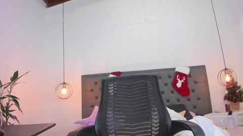 Snapshot of _aline_hall chatting on 12/05/24, 10:44 Alline Hall online show from 12/05/24, 10:44