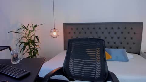 Snapshot of _aline_hall chatting on 01/15/25, 11:53 Alline Hall online show from 01/15/25, 11:53