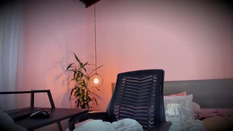 Snapshot of _aline_hall chatting on 09/20/25, 12:17 Alline Hall online show from 09/20/25, 12:17