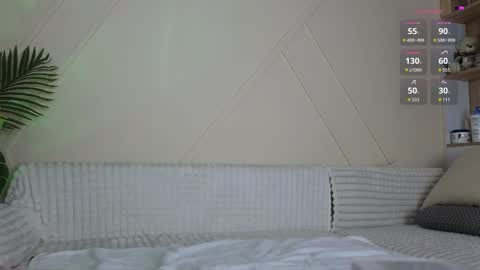 Snapshot of _alleyesonme chatting on 02/07/26, 04:11 Mia online show from 02/07/26, 04:11