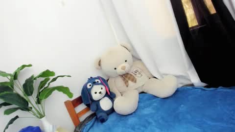 Thea online show from 12/04/25, 06:12