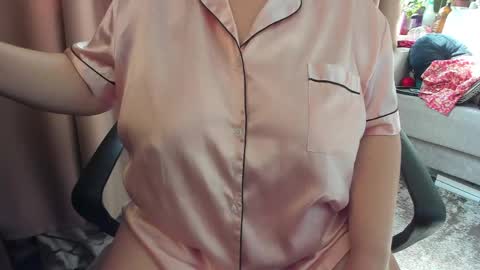 lisa online show from 04/18/26, 07:34