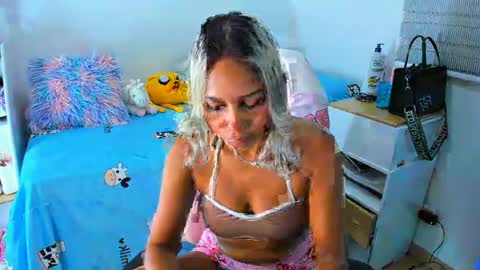 Analia online show from 12/13/24, 01:37