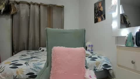 Analia online show from 04/24/26, 01:19