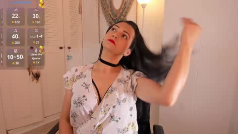 Ana Ruiz online show from 01/10/25, 04:41