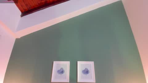 Ana Victoria online show from 10/15/25, 12:05