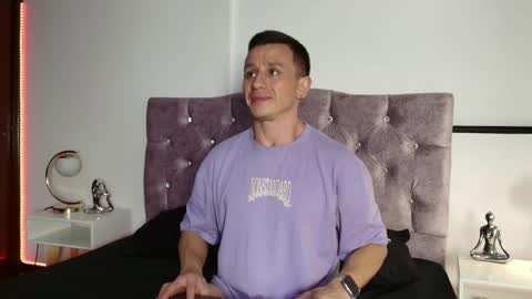 _andrewfalcon2 online show from 01/22/25, 12:17