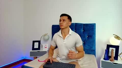 _andrewfalcon2 online show from 02/07/25, 12:39