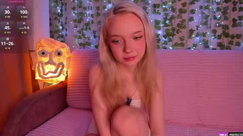 Snapshot of _angeldust_1 chatting on 05/09/26, 02:17 Emily online show from 05/09/26, 02:17