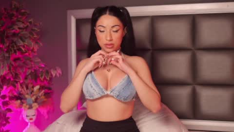 Anna online show from 01/21/25, 11:34