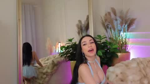 Anna online show from 05/19/26, 01:56