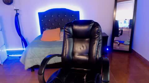 Snapshot of _anne_hot chatting on 12/17/24, 07:48 Anne online show from 12/17/24, 07:48