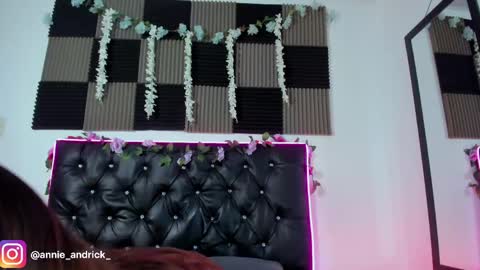 Annie Andrick online show from 04/15/26, 11:17