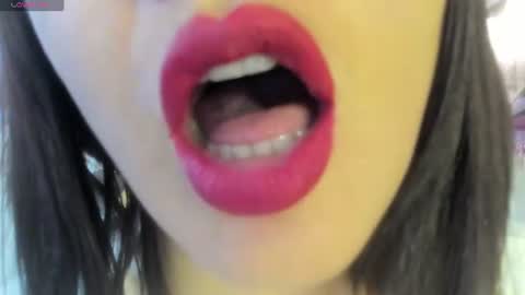 Snapshot of _antomouth_paradise chatting on 06/13/26, 04:49 antonia online show from 06/13/26, 04:49