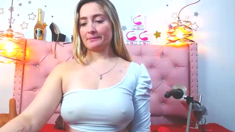 _antonella_11 online show from 03/05/25, 01:42