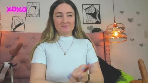 _antonella_11 online show from 10/10/25, 07:13