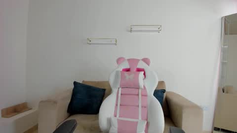    online show from 11/11/25, 12:05