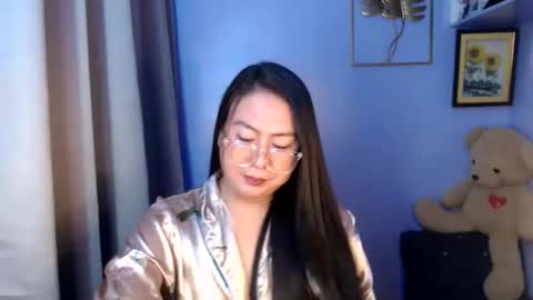Snapshot of _arah chatting on 05/15/26, 11:56 arah online show from 05/15/26, 11:56