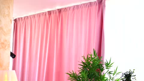 Arielle online show from 01/17/25, 12:21