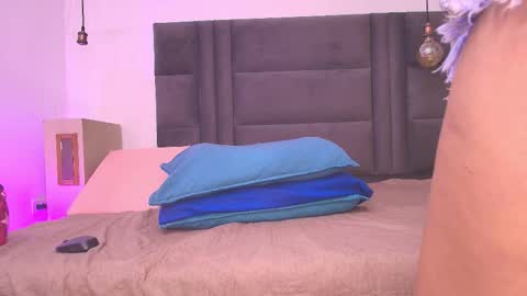 Arlet online show from 10/31/25, 03:18