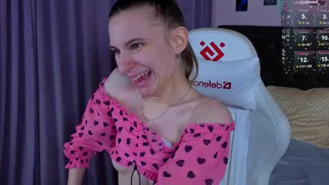 _ash_leyy_ online show from 04/21/26, 02:51