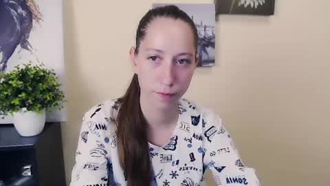 Snapshot of _astraia_ chatting on 06/09/26, 07:20 _astraia_ online show from 06/09/26, 07:20